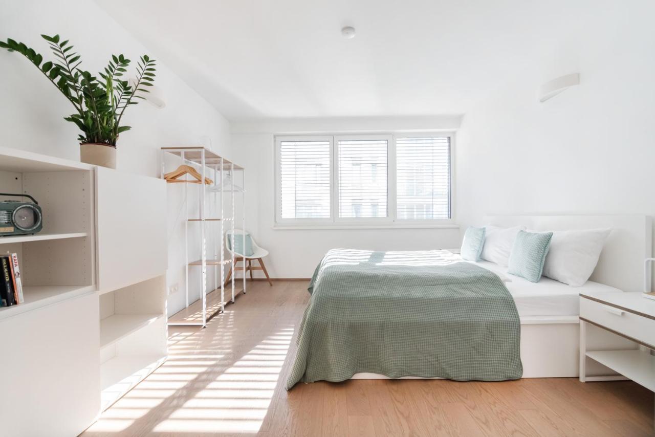 Immersed Into Vienna's Life And Yet A Retreat, Minimum 30 Nights Apartment Vienna